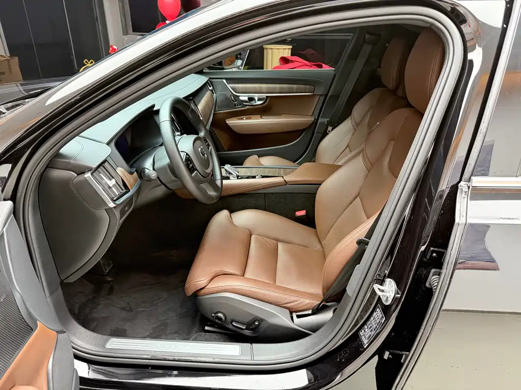 Volvo S90 2025 B5 Zhiyuan Luxury Edition купить на сайте DeffCars