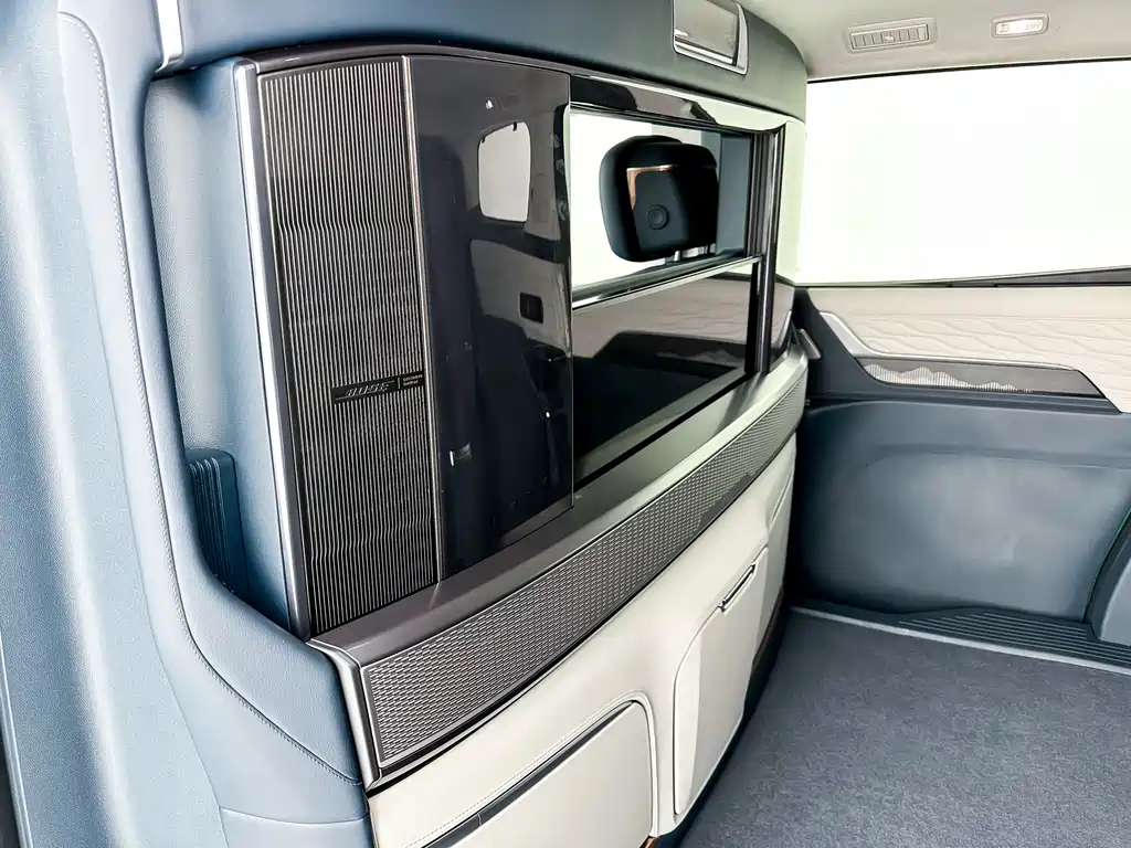 Century 2023 2.0T four-seater private version купить на сайте DeffCars