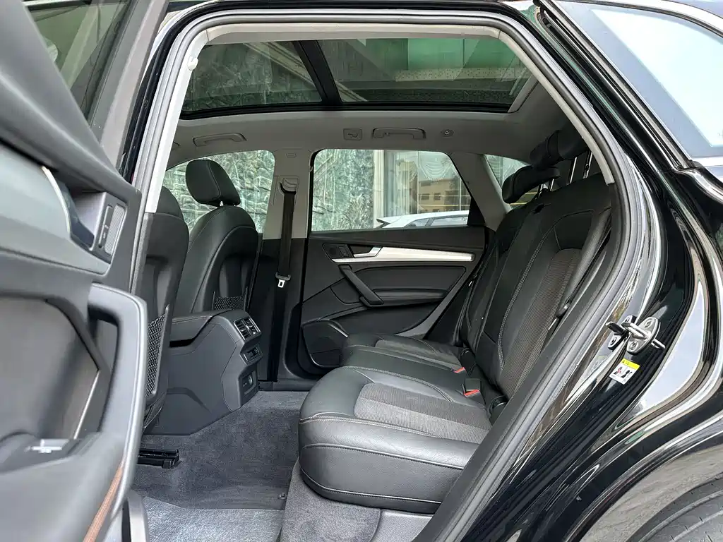 Audi Q5L 2018 40 TFSI enjoys fashionable style, National V купить на сайте DeffCars