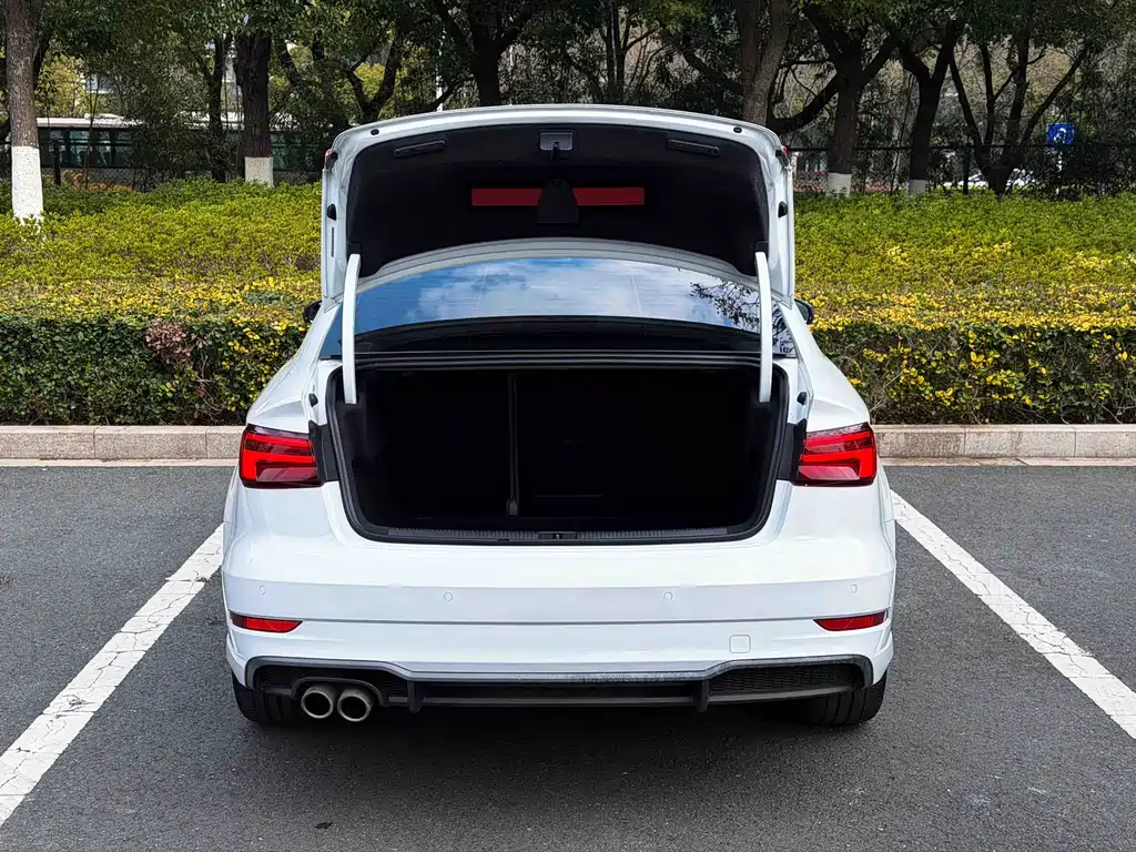 Audi A3 2020 Limousine 35 TFSI Fashion Type National VI купить на сайте DeffCars