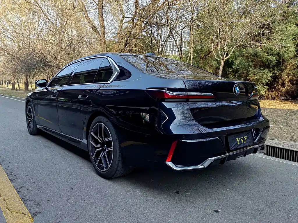 BMW 7 Series 2023 735Li M Sports Package купить на сайте DeffCars