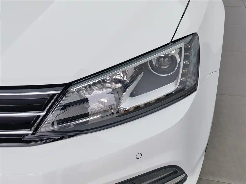 Sagitar 2018 280TSI DSG luxury model купить на сайте DeffCars