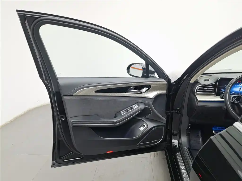 Hongqi H9 2020 3.0T Zhilian Qiling four-seater version купить на сайте DeffCars