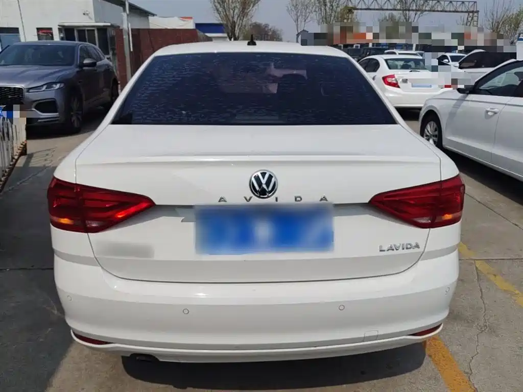 Lavida 2017 1.6L automatic fashion version купить на сайте DeffCars