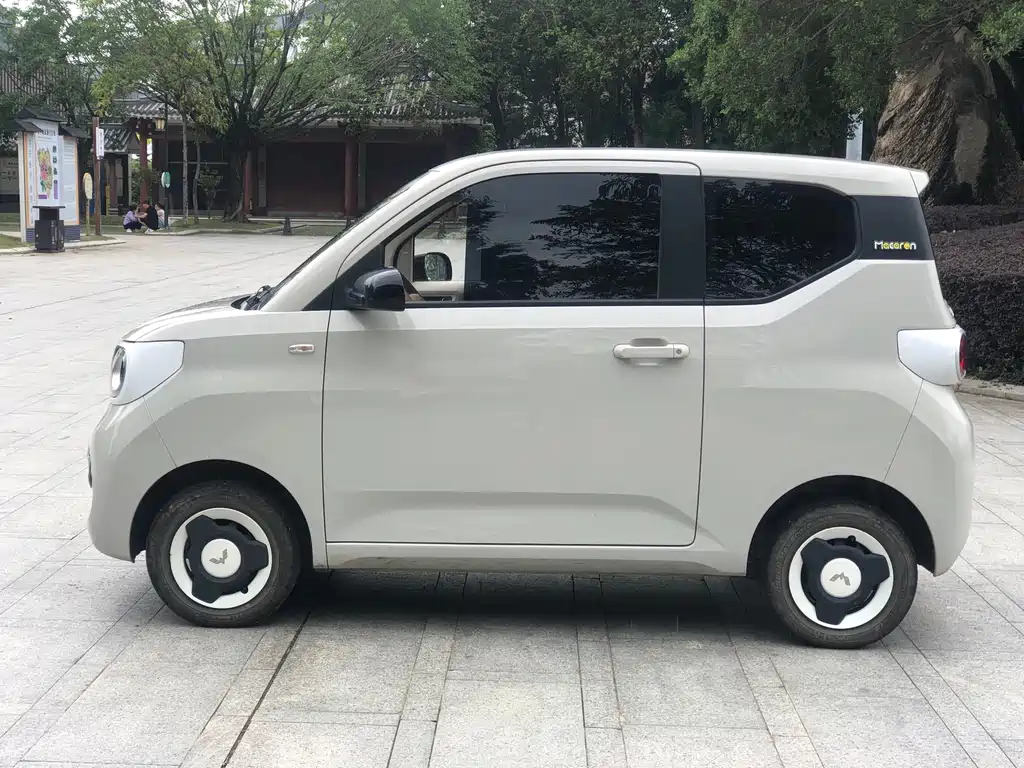Hongguang MINIEV 2024 third generation 215km advanced version купить на сайте DeffCars