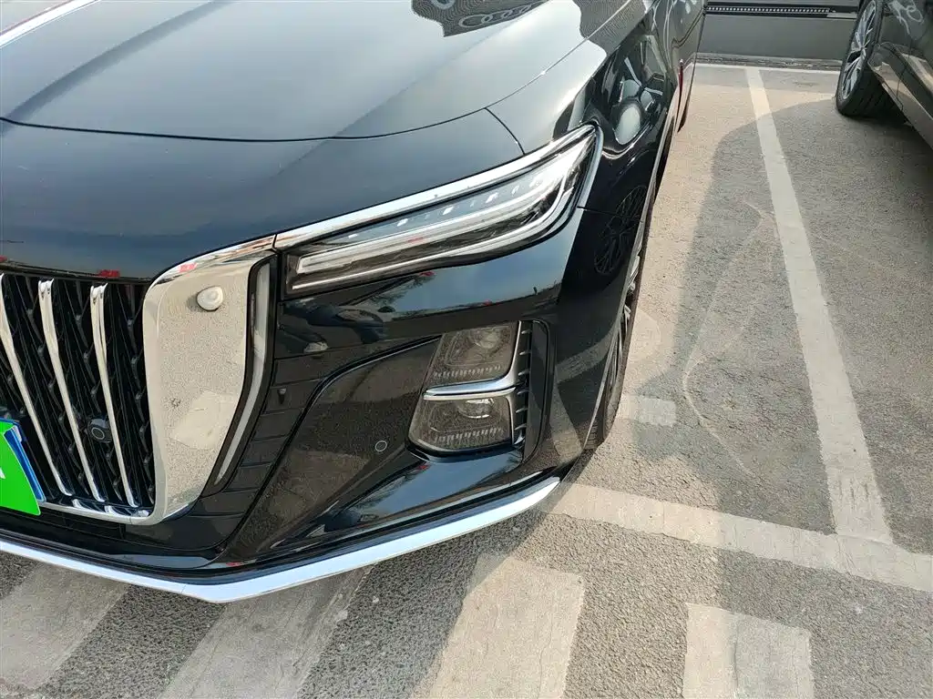 Hongqi H5 2025 2.0T automatic Qichang version купить на сайте DeffCars