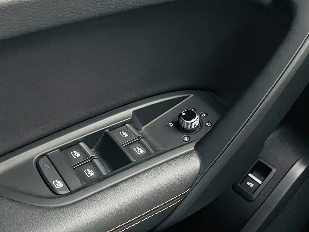Audi Q5L 2018 40 TFSI enjoys fashionable style, National VI купить на сайте DeffCars