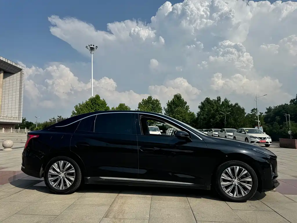 Red Flag Hongqi E-QM5 2022 431km Charging Fun Edition купить на сайте DeffCars