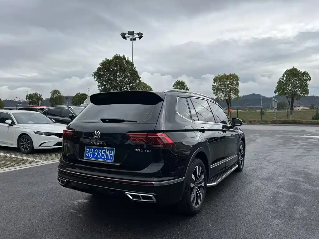 Tiguan L 2022 330TSI automatic two-wheel drive R-Line version купить на сайте DeffCars