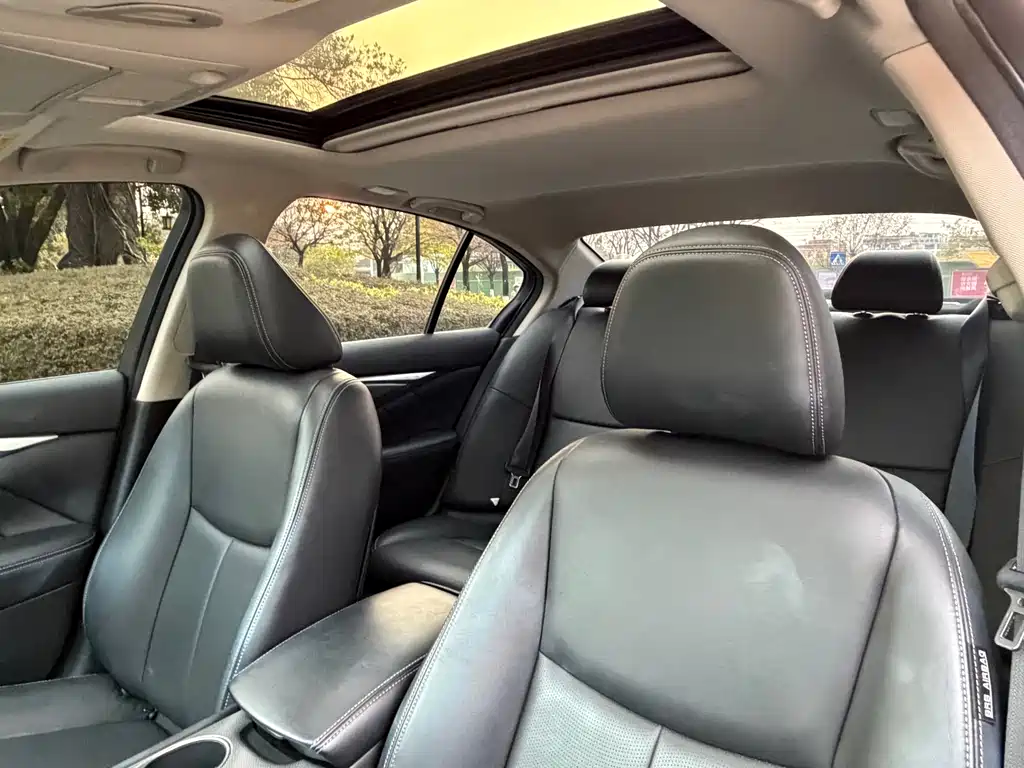 Infiniti Q50L 2018 2.0T Premium Edition National VI купить на сайте DeffCars