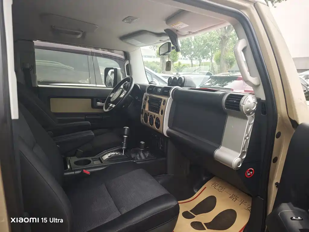 FJ Cruiser 2013 4.0L купить на сайте DeffCars