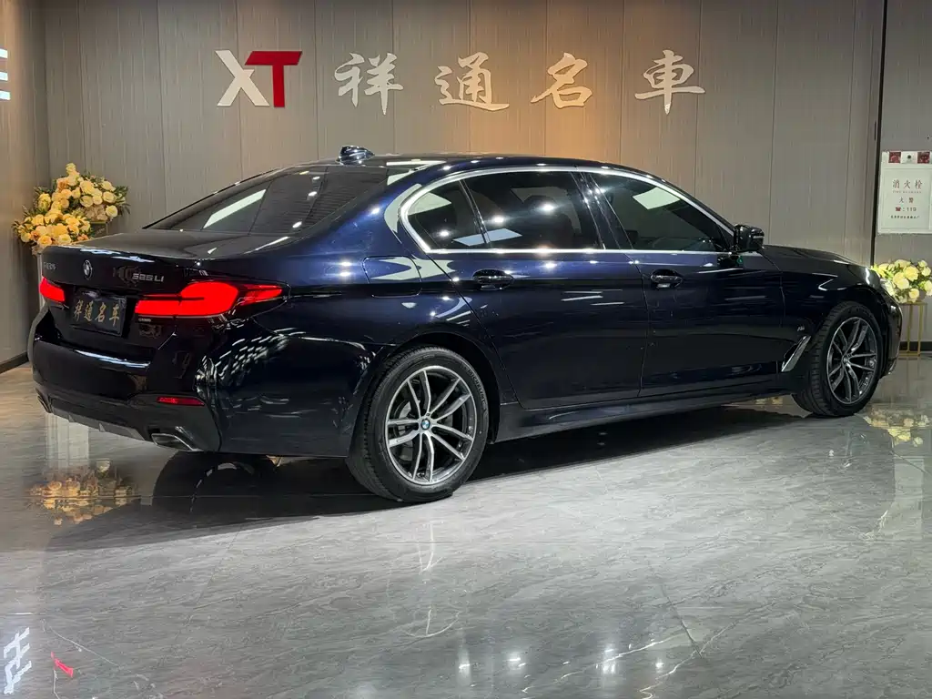 BMW 5 Series 2021 525Li M Sports Package купить на сайте DeffCars