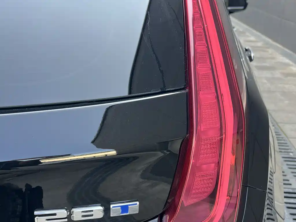 Cadillac XT4 2022 28T two-wheel drive luxury model купить на сайте DeffCars