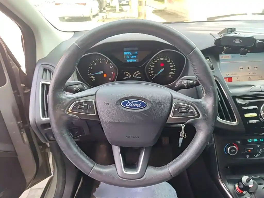 Focus 2017 hatchback EcoBoost 125 automatic super stylish Senova Zhixing version купить на сайте DeffCars