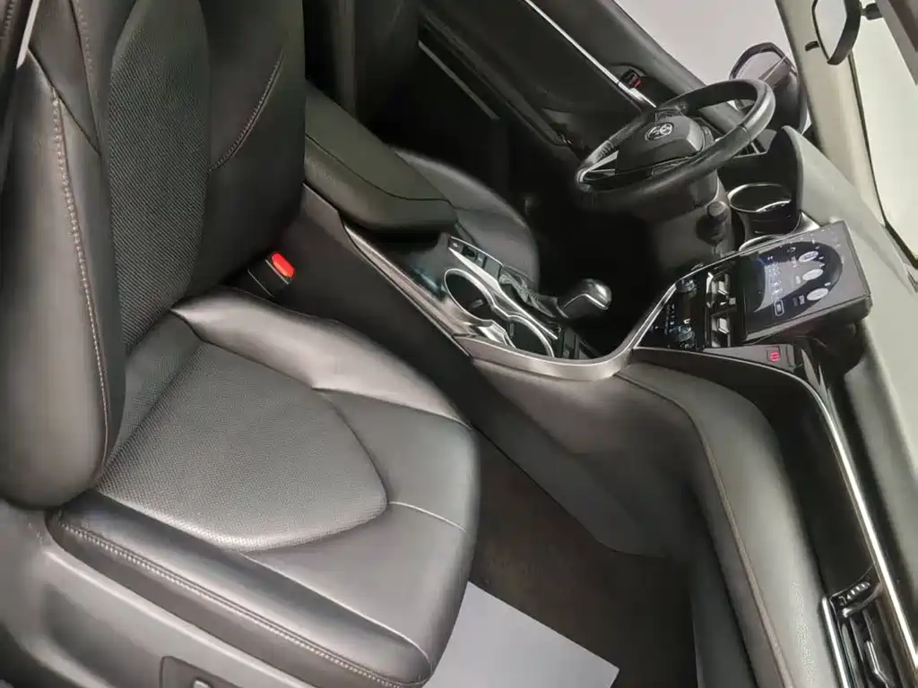 Camry 2021 2.0G Deluxe Edition купить на сайте DeffCars