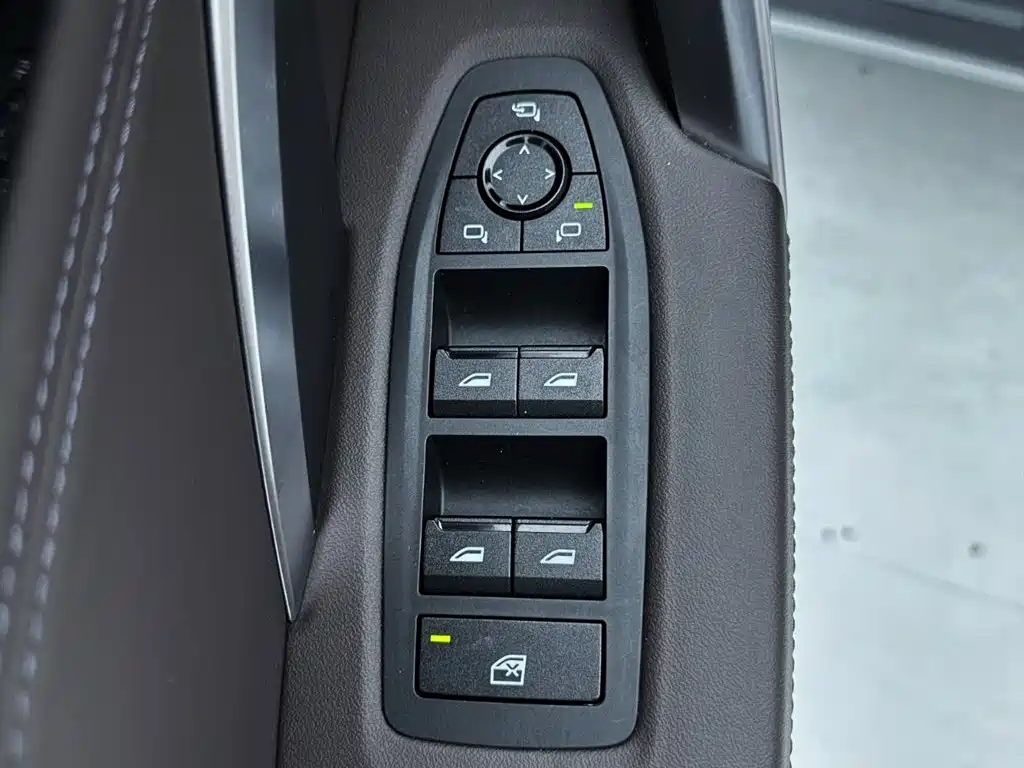 BMW X1 2023 sDrive20Li X Design Package купить на сайте DeffCars