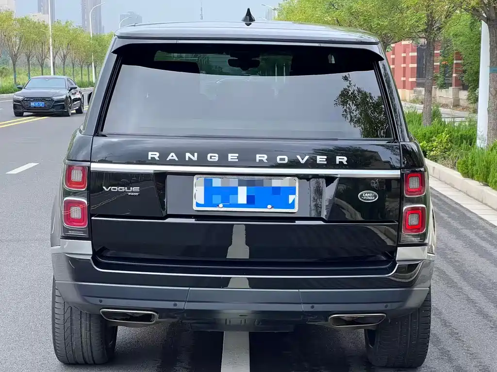 Range Rover 2022 3.0 L6 400PS Legendary Extended Classic Edition купить на сайте DeffCars
