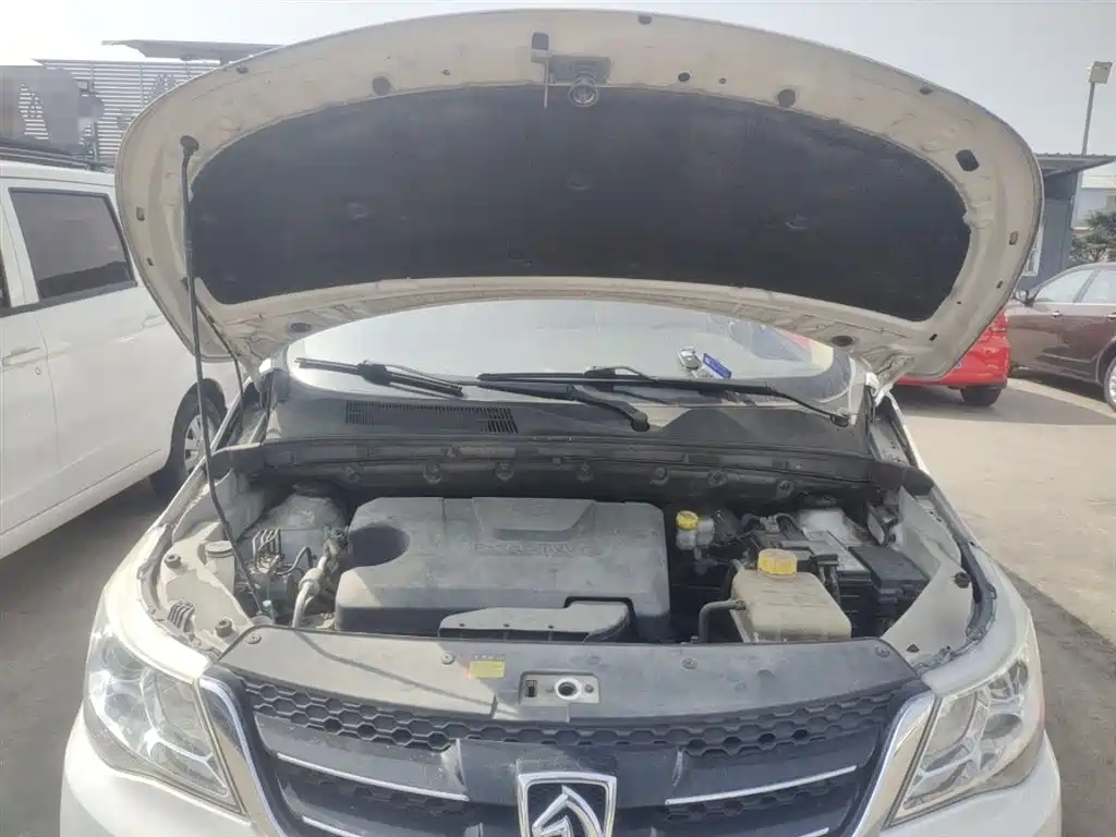 Baojun 730 2016 1.5L manual comfort type 7 seats National V купить на сайте DeffCars