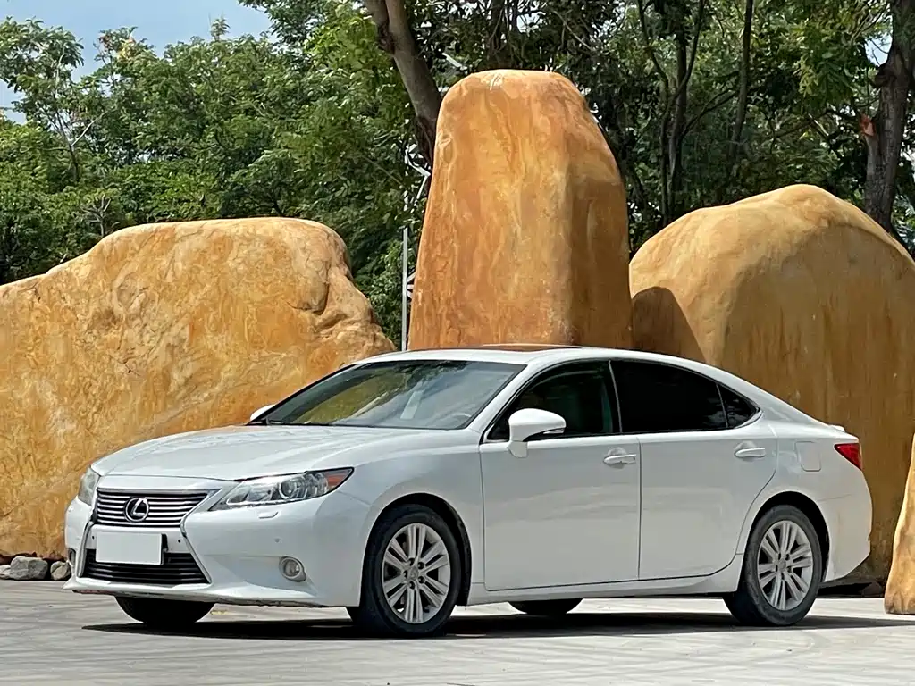 Lexus ES 2013 250 Elite Edition купить на сайте DeffCars