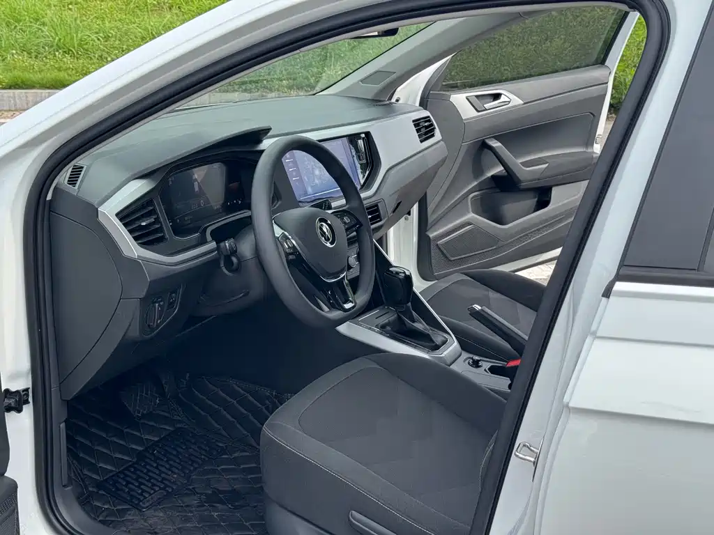 Polo 2023 Plus 1.5L Automatic Panoramic Enjoyment Edition купить на сайте DeffCars