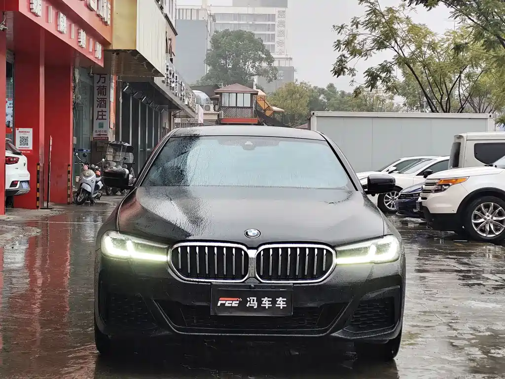 BMW 5 Series 2023 530Li Leading M Sports Package купить на сайте DeffCars