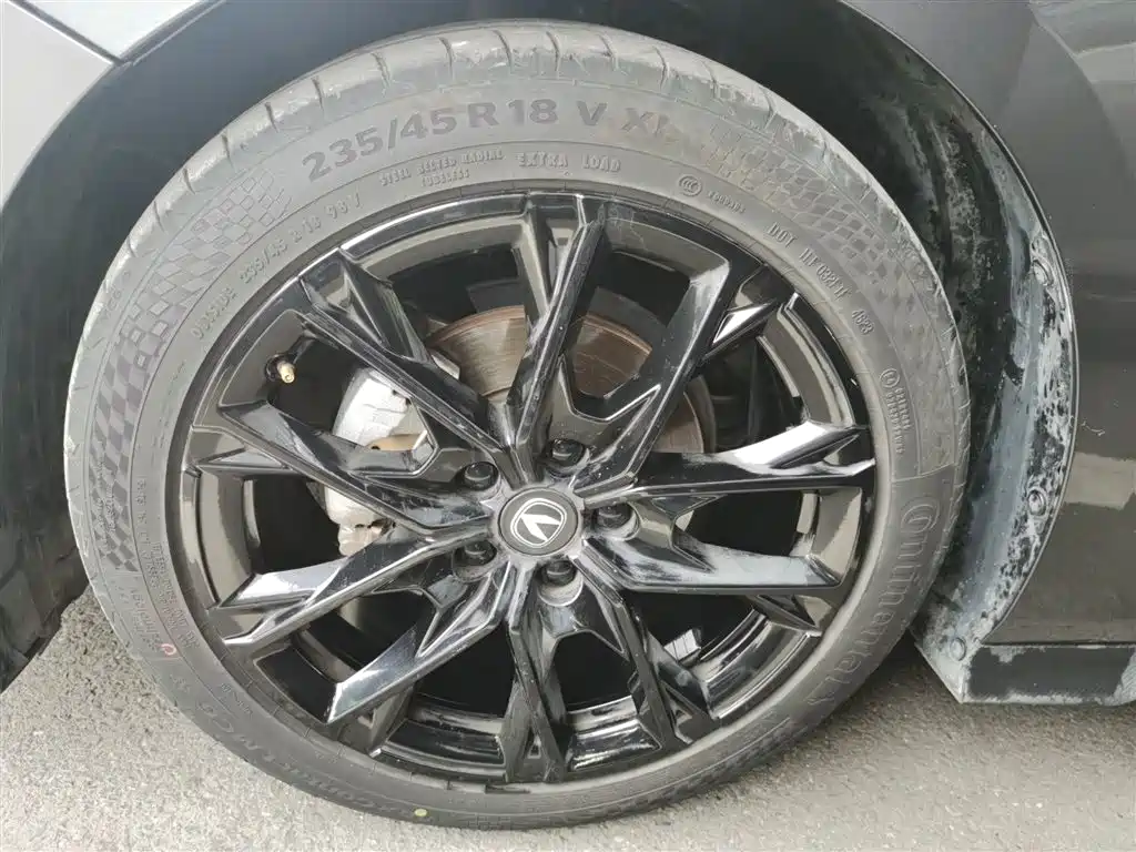 Changan UNI-V 2024 1.5T premium model купить на сайте DeffCars