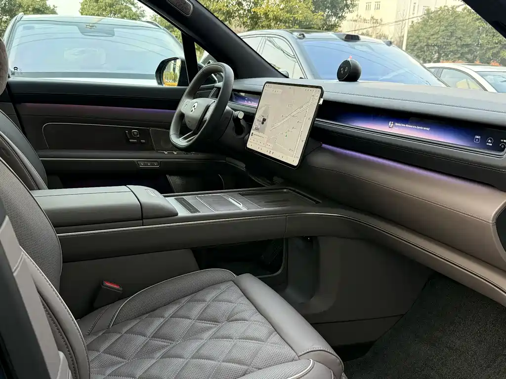 NIO ES8 2026 Six-seater Executive Deluxe Edition купить на сайте DeffCars