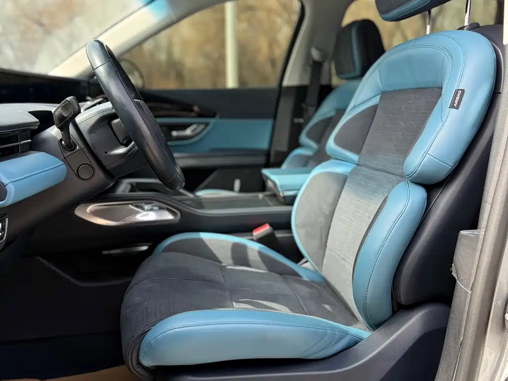 Voyager 2023 2.0T four-wheel drive Zunrui hybrid version купить на сайте DeffCars