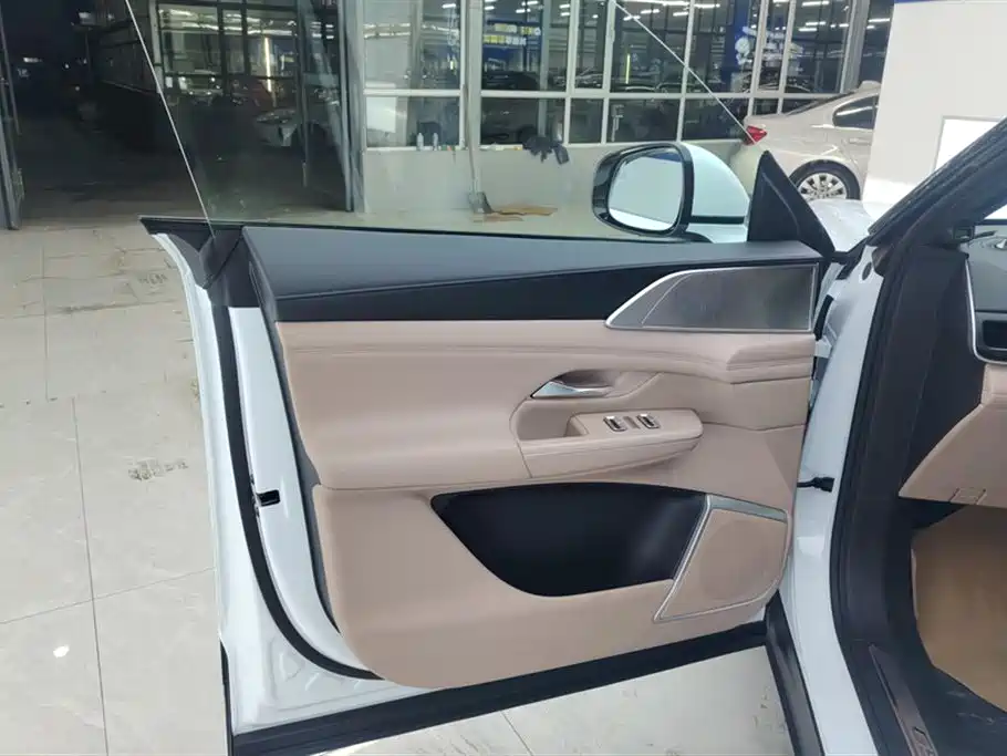 Xpeng G9 2025 model 625 long battery life Max купить на сайте DeffCars