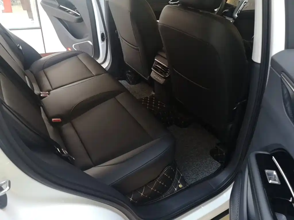 Hongqi HS3 PHEV 2025 117km Jinwei Edition купить на сайте DeffCars