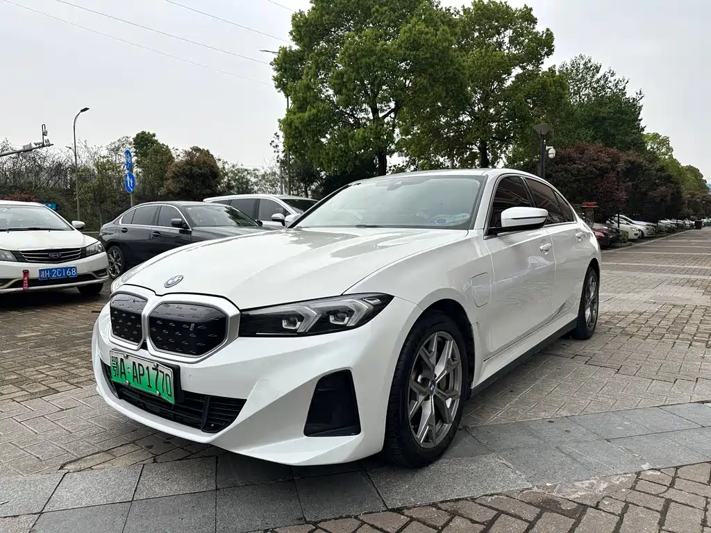 BMW i3 2024 eDrive 35 L купить на сайте DeffCars