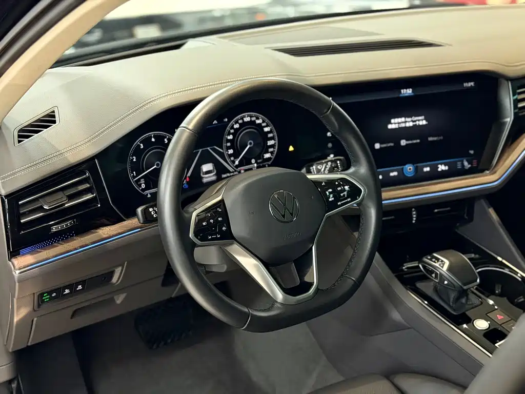 Touareg 2023 3.0TSI Ruixiang Edition Obsidian Sports Package купить на сайте DeffCars