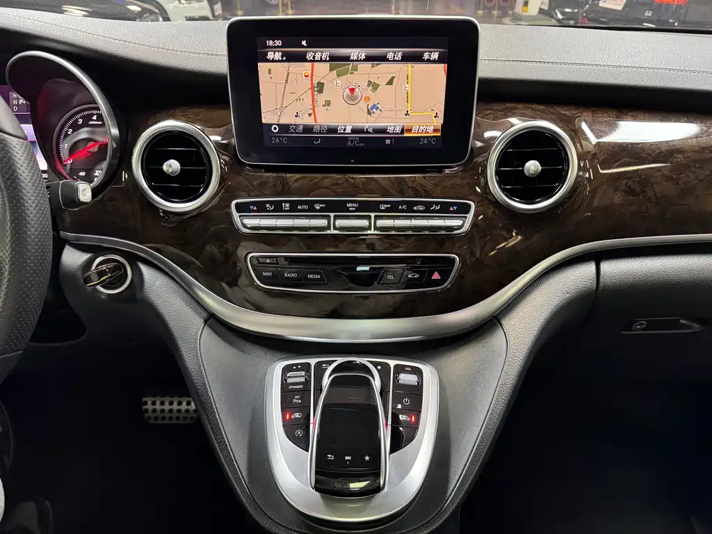 Mercedes-Benz V-Class 2017 V 260 L Premium Extended Edition купить на сайте DeffCars