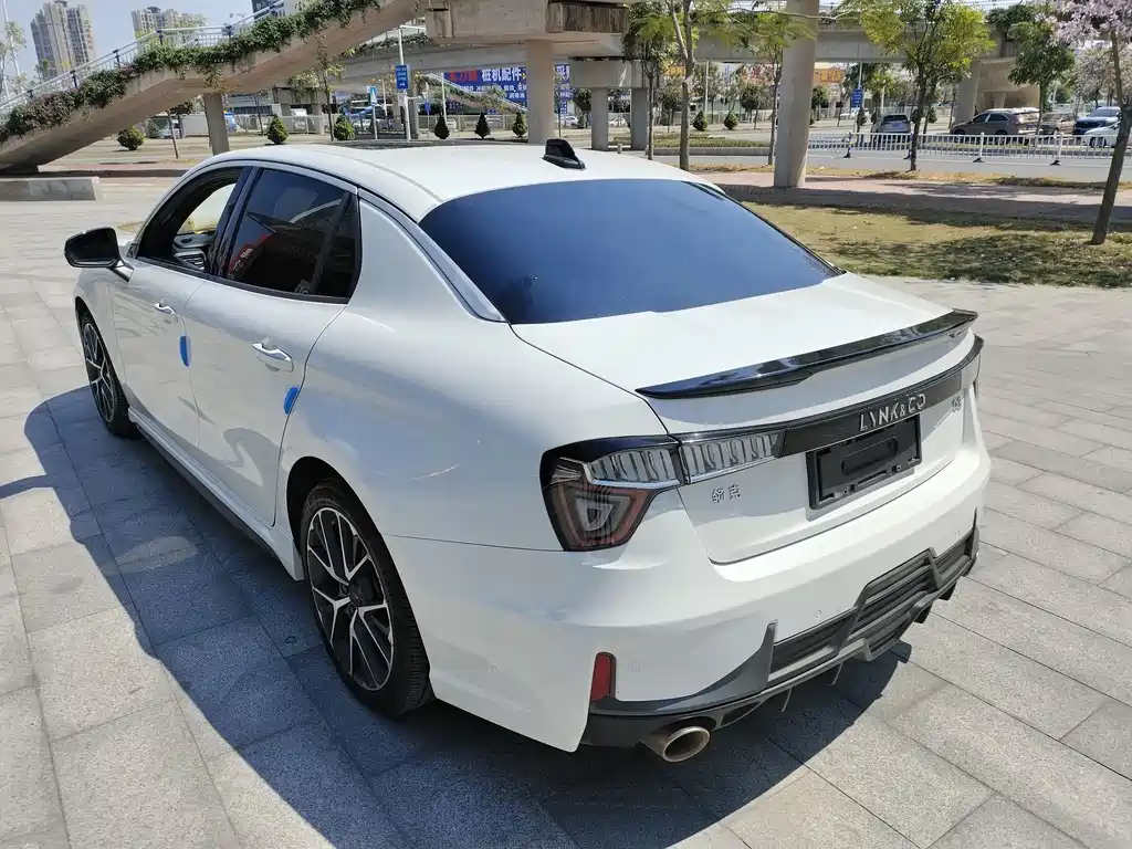 Lynk & Co 03 2019 1.5TD DCT Powerful Edition National VI купить на сайте DeffCars