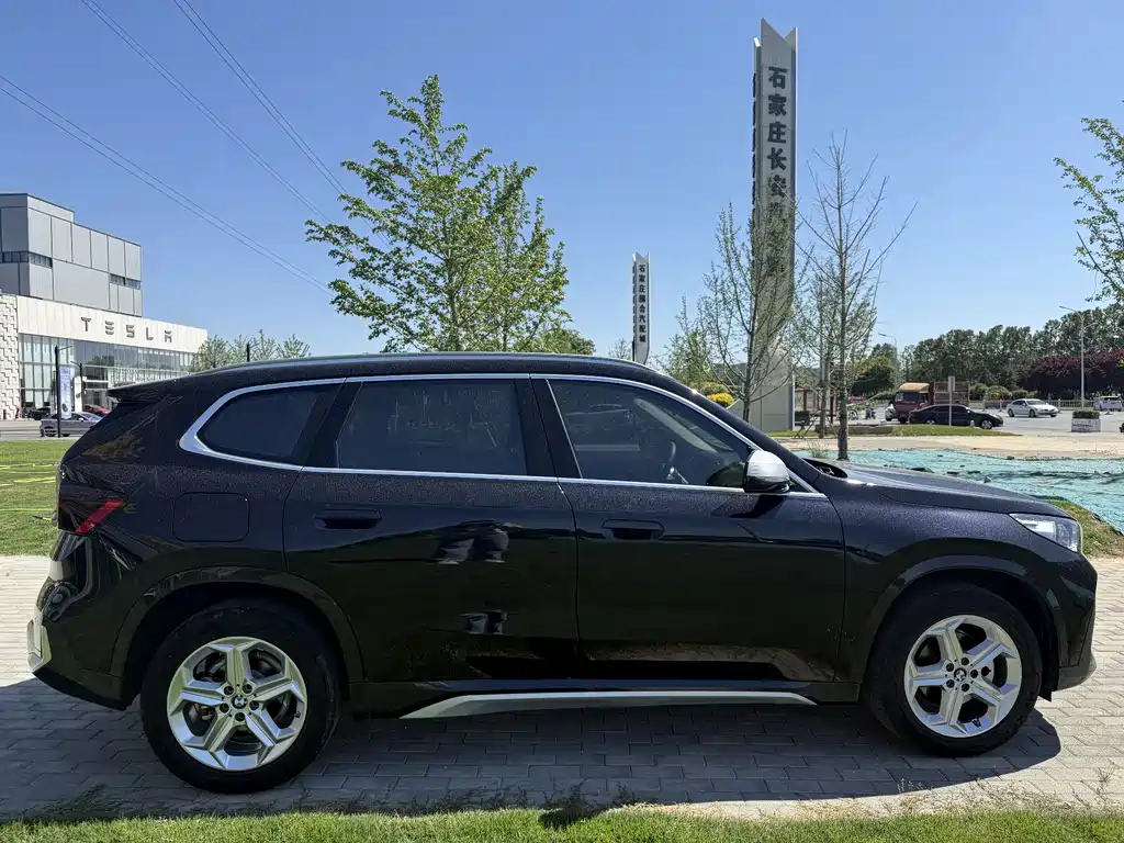 BMW X1 2023 sDrive20Li X Design Package купить на сайте DeffCars