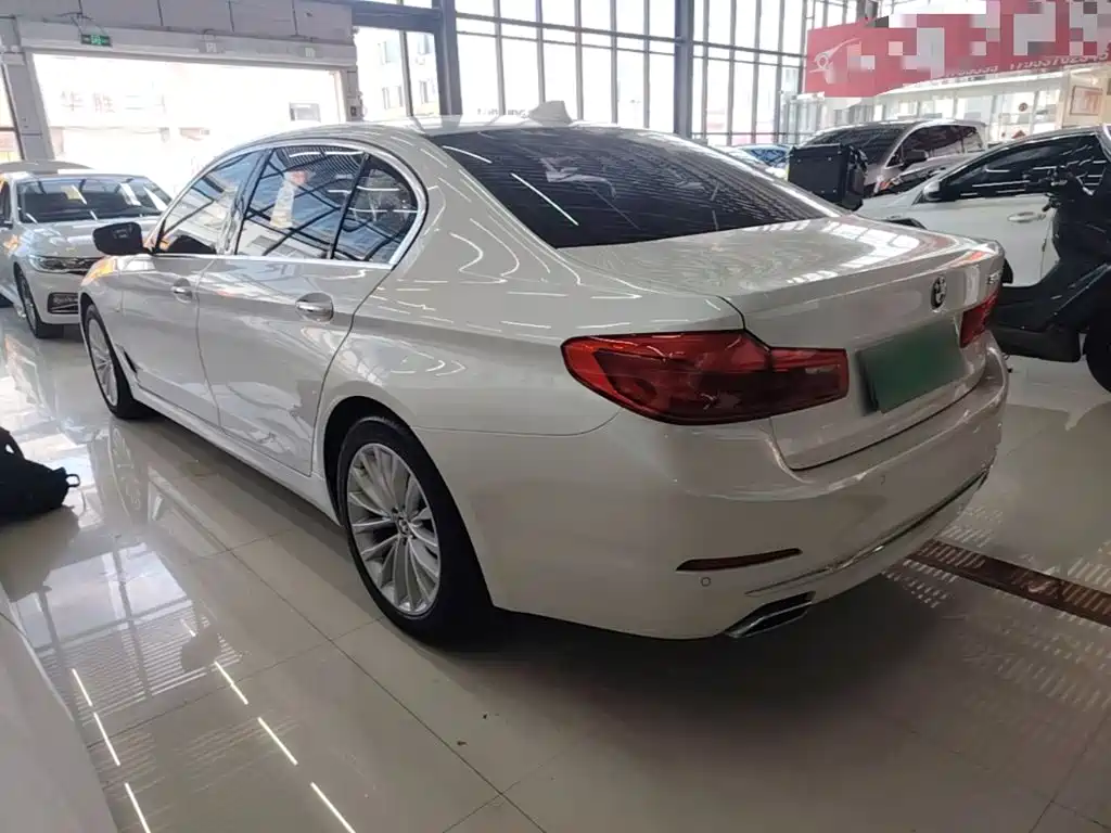 BMW 5 Series 2018 525Li Luxury Package купить на сайте DeffCars