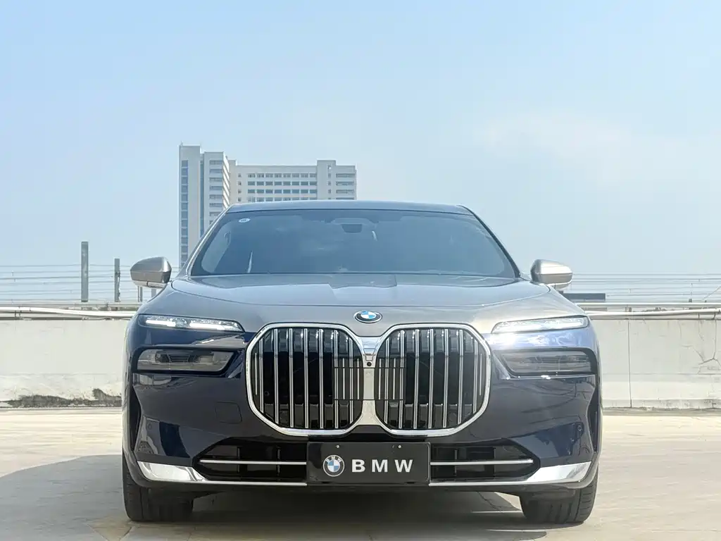 BMW 7 Series 2023 Facelift 740Li Exclusive Luxury Package купить на сайте DeffCars