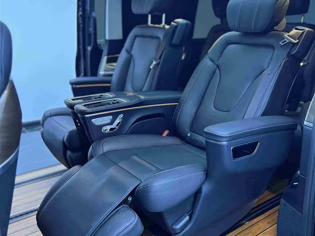 Mercedes-Benz V-Class 2021 V 260 L Long Wheelbase Luxury Edition купить на сайте DeffCars