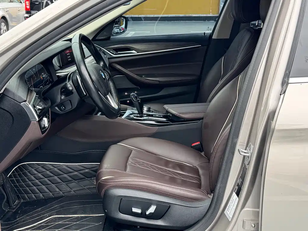 BMW 5 Series 2019 530Li Exclusive Luxury Package купить на сайте DeffCars