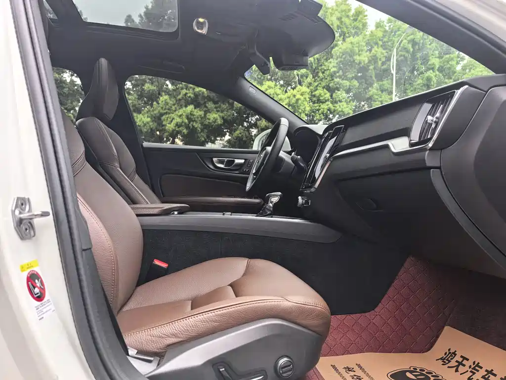 Volvo S60 2021 T4 Zhiyi Luxury Edition купить на сайте DeffCars