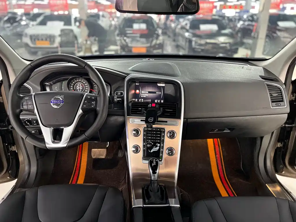 Volvo XC60 2017 T5 Smart Edition купить на сайте DeffCars