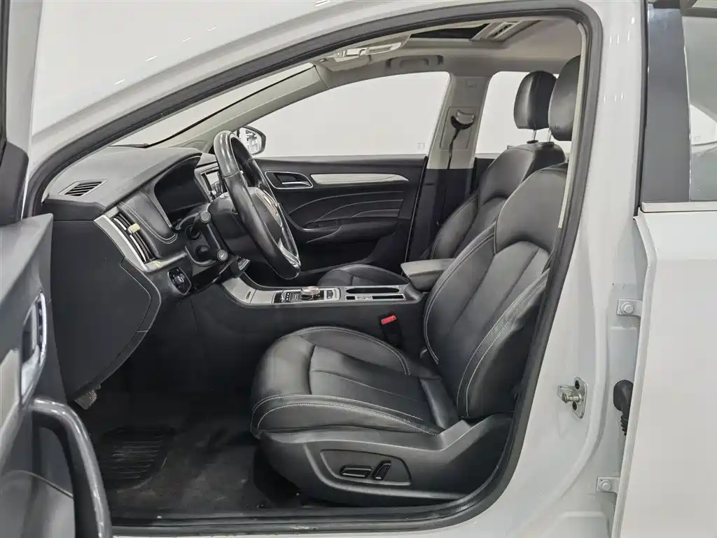 Roewe i6 New Energy 2017 45T Hybrid Internet Smart Edition купить на сайте DeffCars