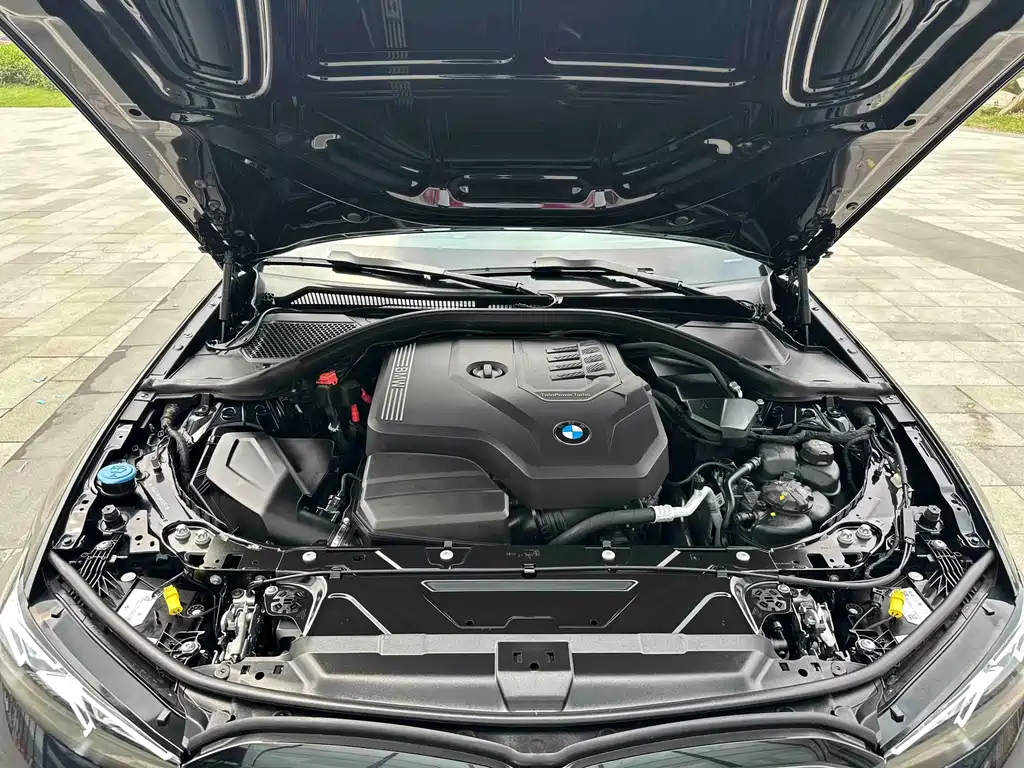 BMW 3 Series 2025 330i M Sports Night Package купить на сайте DeffCars