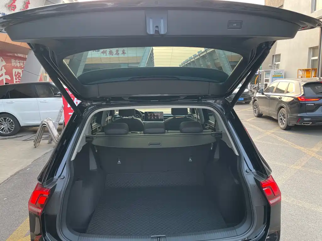 Tiguan L 2024 Outstanding Model 330TSI Automatic Two-wheel Drive R-Line Longyao Edition купить на сайте DeffCars