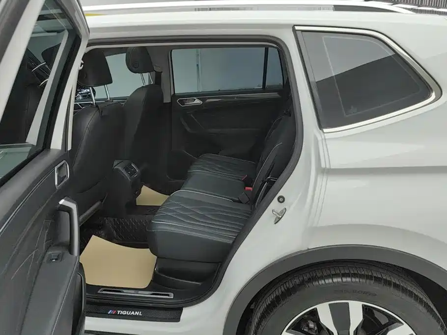 Tiguan L 2024 330TSI automatic two-wheel drive R-Line version купить на сайте DeffCars