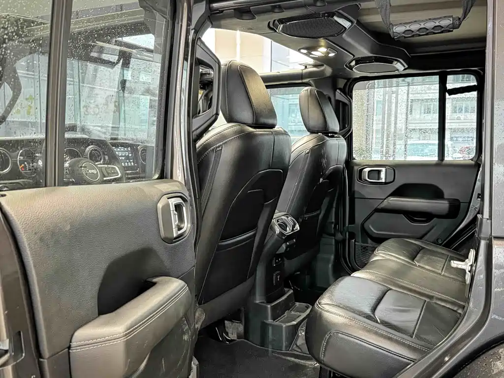 Wrangler 2019 2.0T Sahara four-door version National V купить на сайте DeffCars