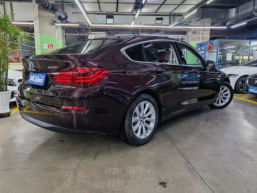 BMW 5 Series GT 2015 528i Leading Model купить на сайте DeffCars