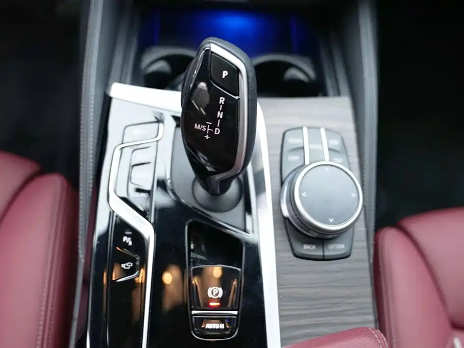 BMW 5 Series 2022 Facelift 2 530Li Exclusive M Sports Package купить на сайте DeffCars