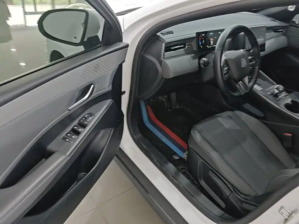 Qin Plus 2025 DM-i Smart 55km Leading купить на сайте DeffCars