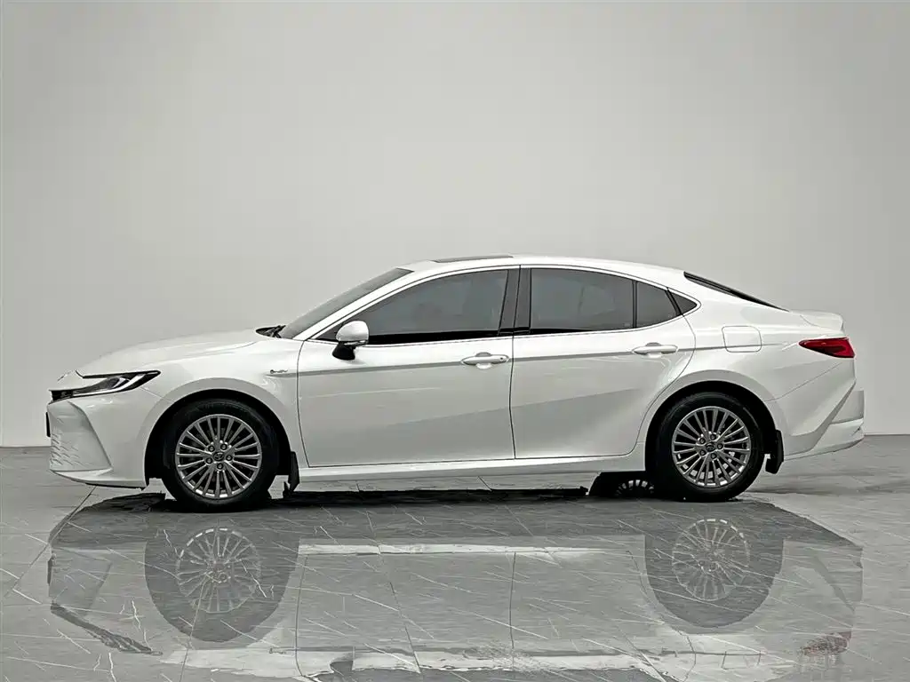 Camry 2024 Dual Engine 2.0HE Elite Edition купить на сайте DeffCars